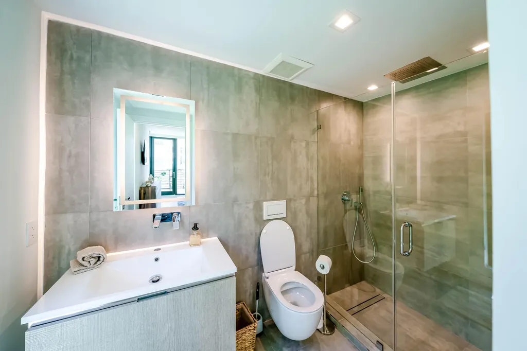 1930 Bay Drive Miami Beach FL 33141