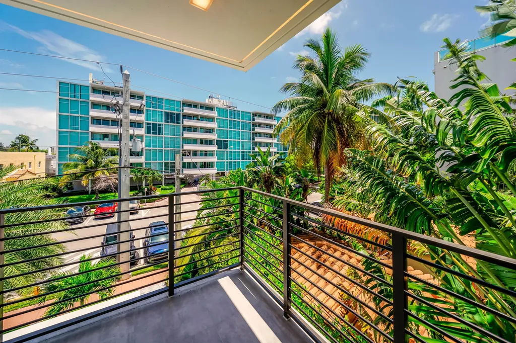 1930 Bay Drive Miami Beach FL 33141