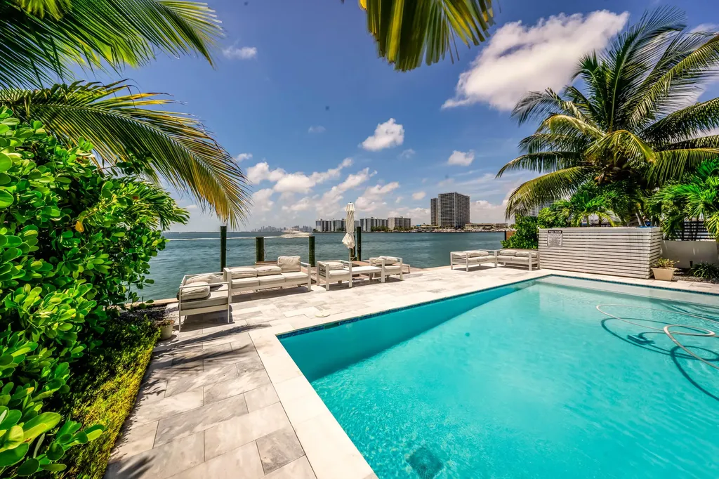 1930 Bay Drive Miami Beach FL 33141