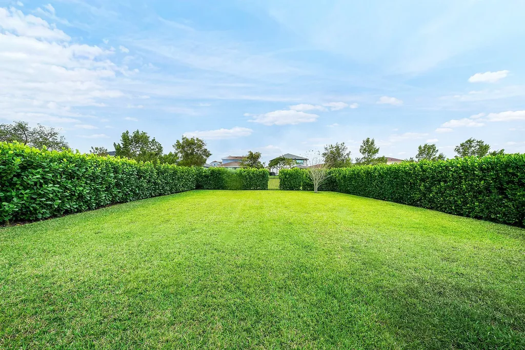 1261 Deer Haven Drive Loxahatchee FL 33470