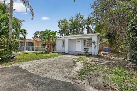 2438 Arthur Street Hollywood FL 33020