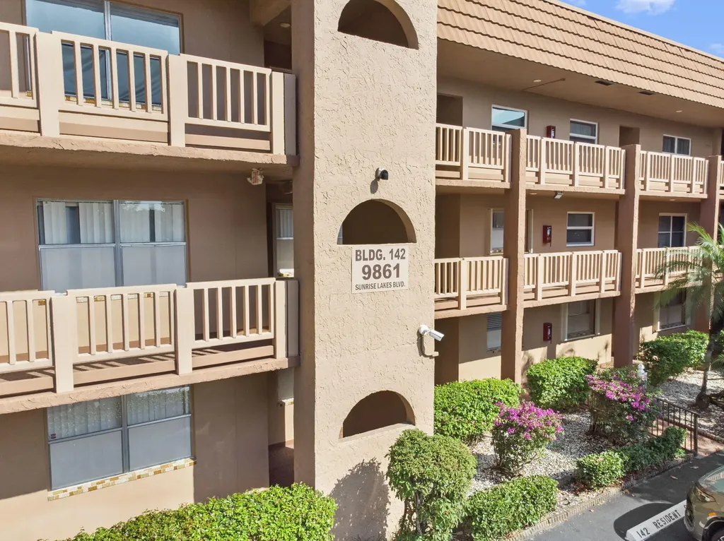 9861 Sunrise Lakes Boulevard Sunrise FL 33322