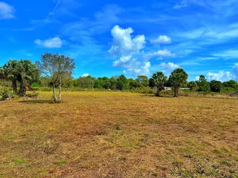 19785 NW 284th Street Okeechobee FL 34972