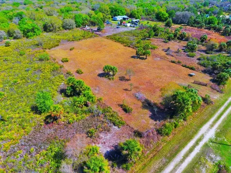 19785 NW 284th Street Okeechobee FL 34972