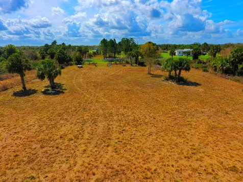 19785 NW 284th Street Okeechobee FL 34972