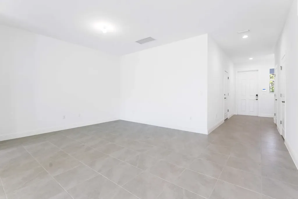 552 Sanderling Circle Deerfield Beach FL 33442