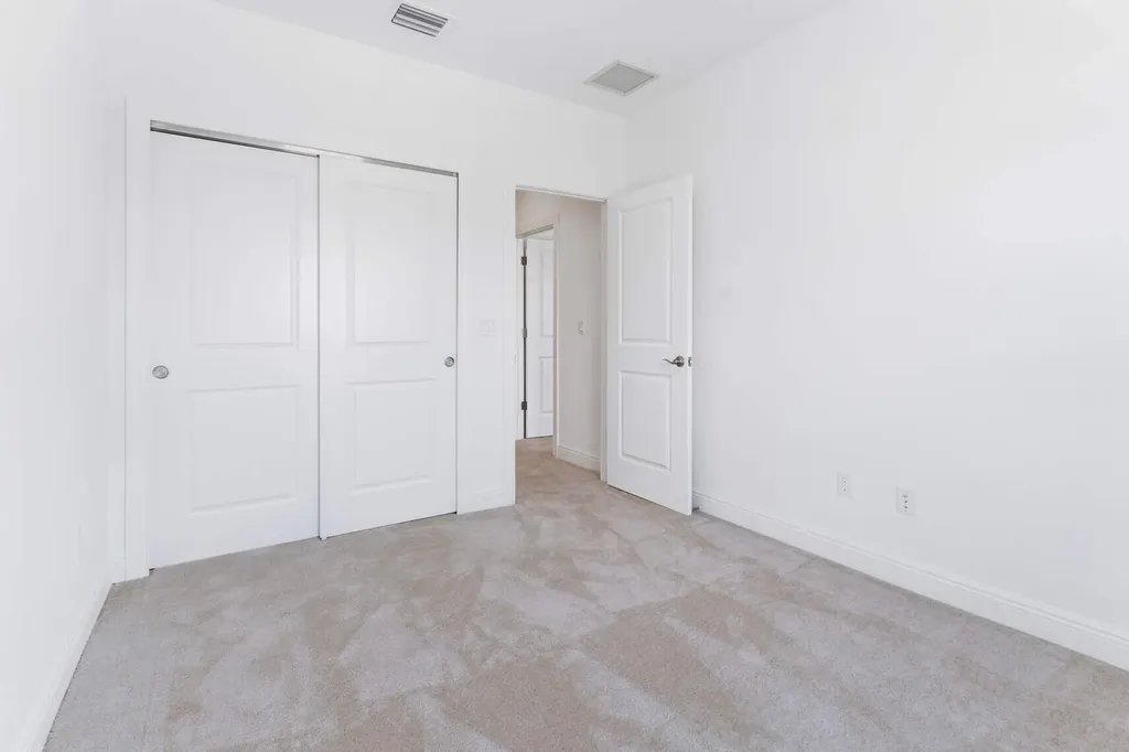 552 Sanderling Circle Deerfield Beach FL 33442