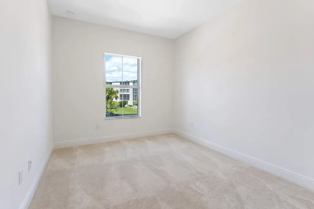 552 Sanderling Circle Deerfield Beach FL 33442