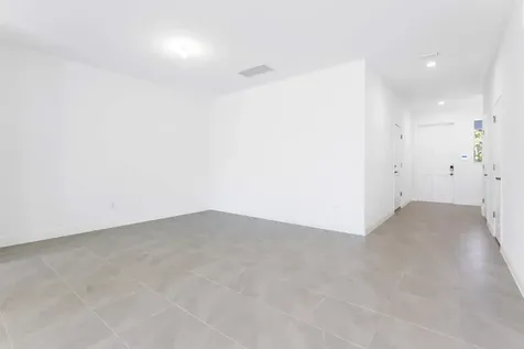 552 Sanderling Circle Deerfield Beach FL 33442