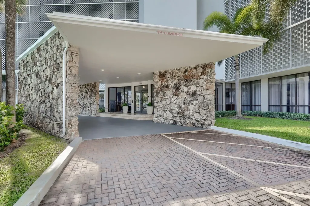 336 Golfview Road North Palm Beach FL 33408