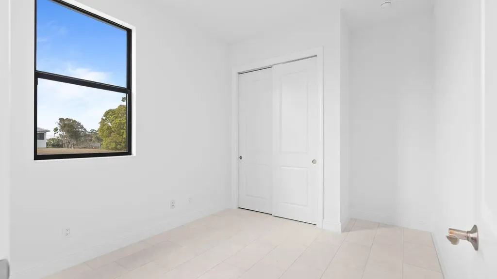 375 SE Via Sangro Port St Lucie FL 34952