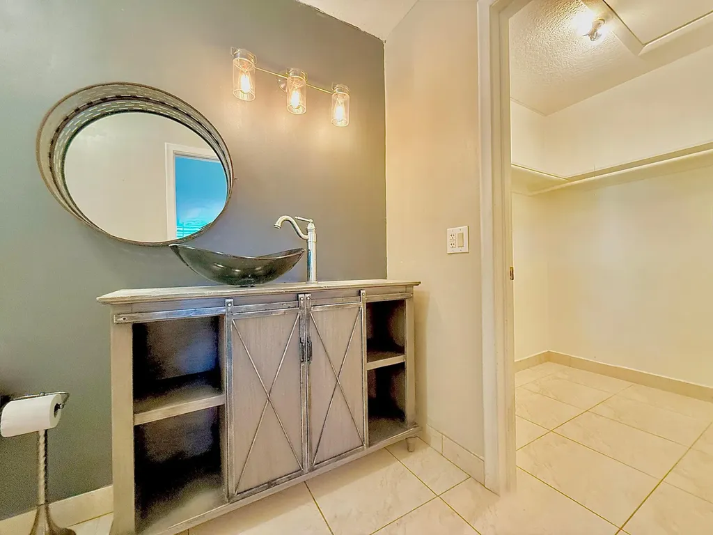 220 Country Lane Boynton Beach FL 33435
