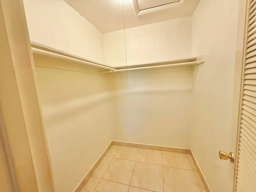 220 Country Lane Boynton Beach FL 33435