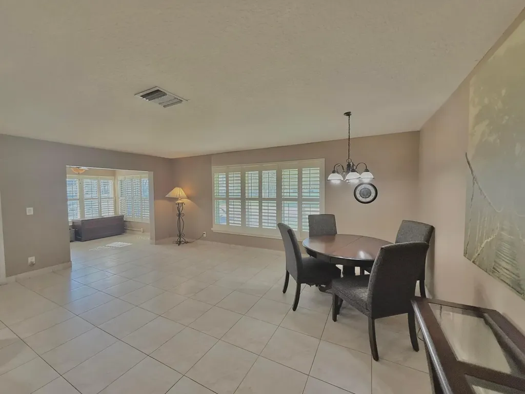 220 Country Lane Boynton Beach FL 33435