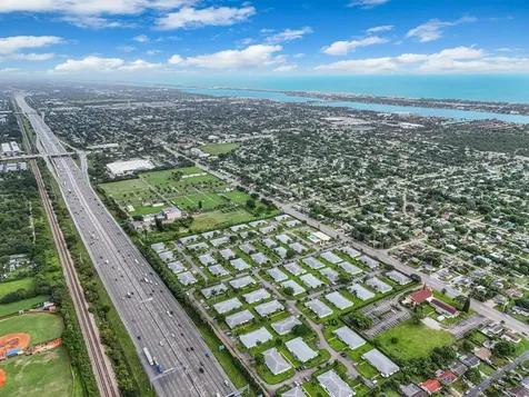 220 Country Lane Boynton Beach FL 33435