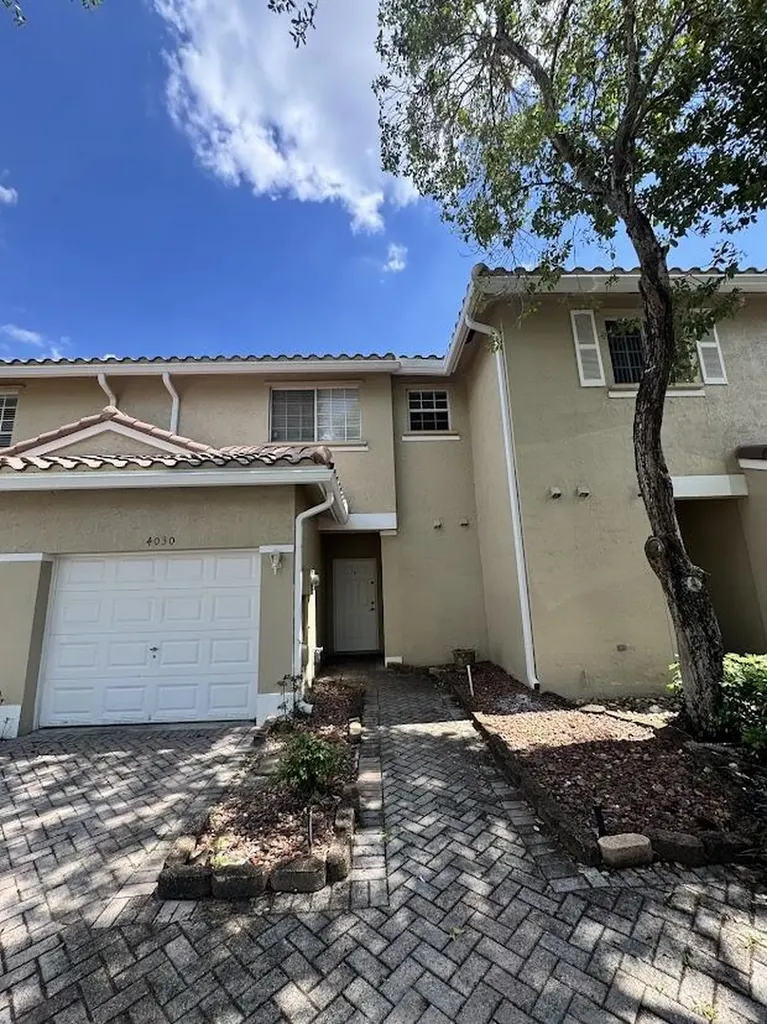4030 NW 90th Way Sunrise FL 33351