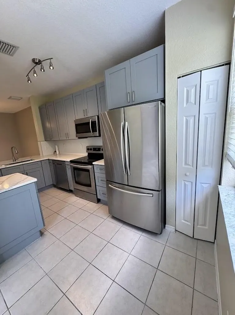 4030 NW 90th Way Sunrise FL 33351