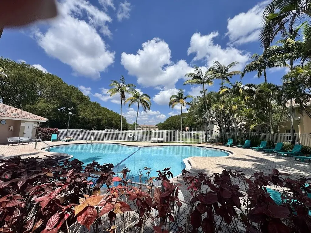 4030 NW 90th Way Sunrise FL 33351