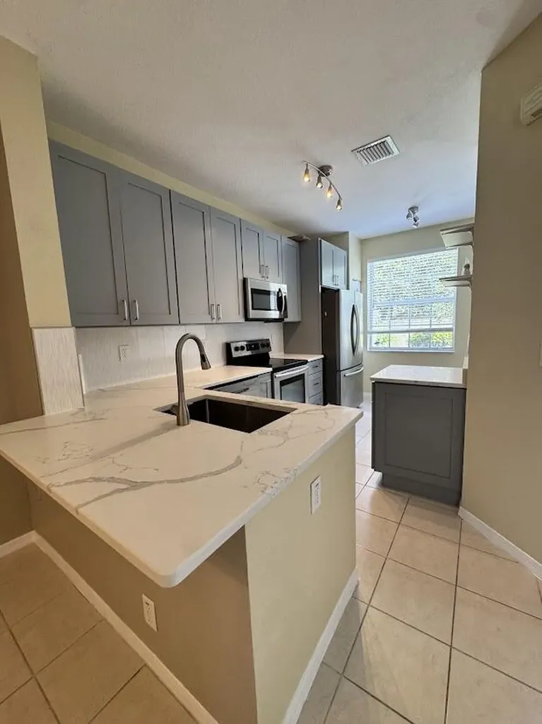 4030 NW 90th Way Sunrise FL 33351