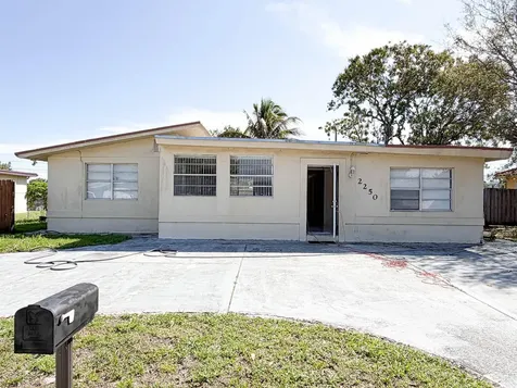 2250 NW 27th Street Oakland Park FL 33311