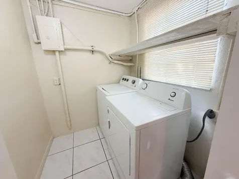 2250 NW 27th Street Oakland Park FL 33311