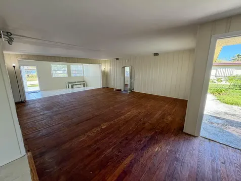 2250 NW 27th Street Oakland Park FL 33311
