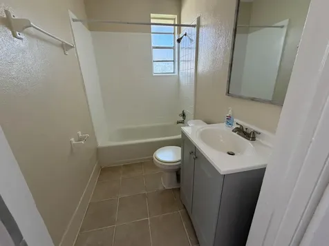 2250 NW 27th Street Oakland Park FL 33311