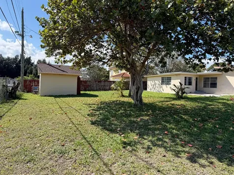 2250 NW 27th Street Oakland Park FL 33311