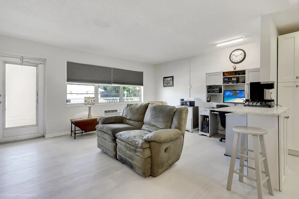 94 Hastings F West Palm Beach FL 33417