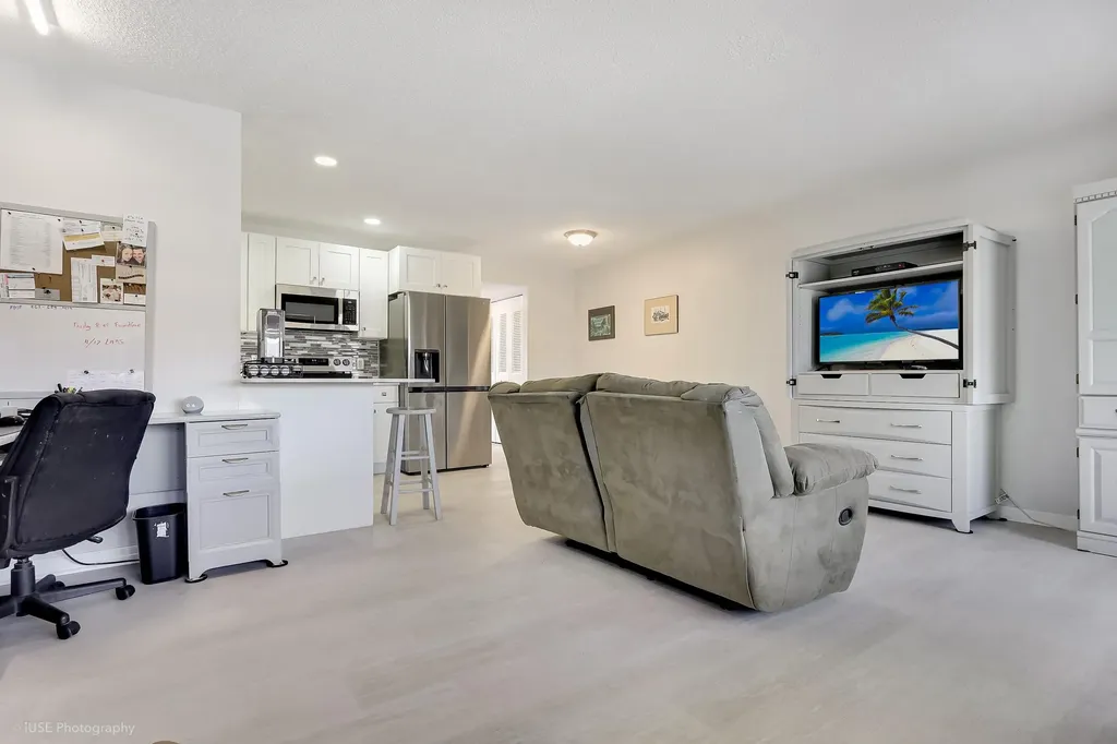 94 Hastings F West Palm Beach FL 33417