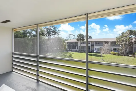 94 Hastings F West Palm Beach FL 33417