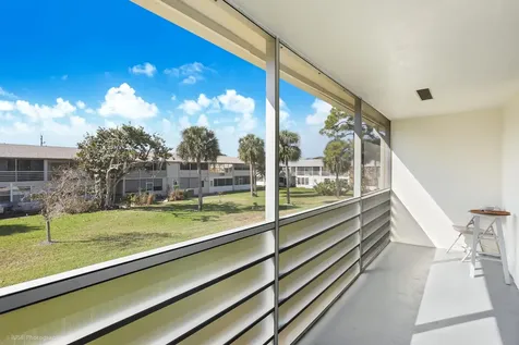 94 Hastings F West Palm Beach FL 33417