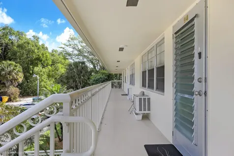94 Hastings F West Palm Beach FL 33417