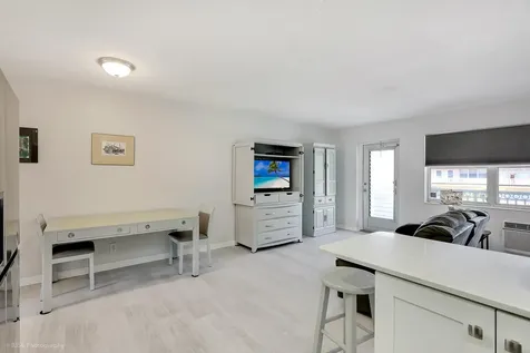 94 Hastings F West Palm Beach FL 33417