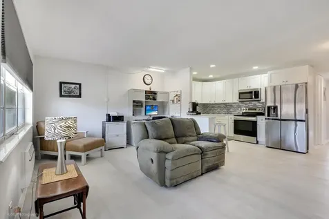 94 Hastings F West Palm Beach FL 33417