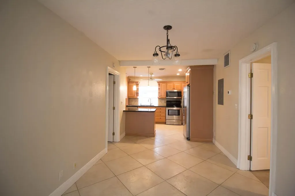 909 NE 12th Avenue Pompano Beach FL 33060