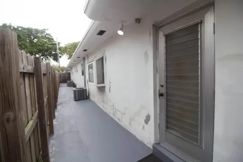 909 NE 12th Avenue Pompano Beach FL 33060