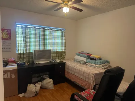 2446 W 70th Place Hialeah FL 33016