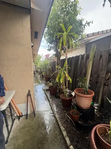 2446 W 70th Place Hialeah FL 33016