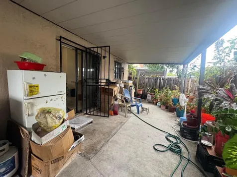 2446 W 70th Place Hialeah FL 33016