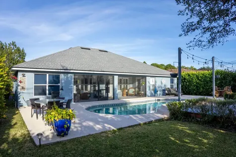 2118 SE Broward Terrace Port St Lucie FL 34952