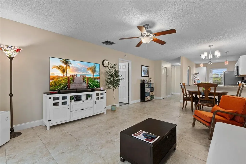 162 Lake Susan Lane West Palm Beach FL 33411