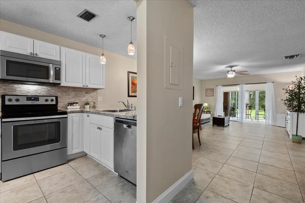 162 Lake Susan Lane West Palm Beach FL 33411