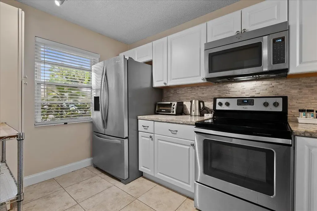 162 Lake Susan Lane West Palm Beach FL 33411