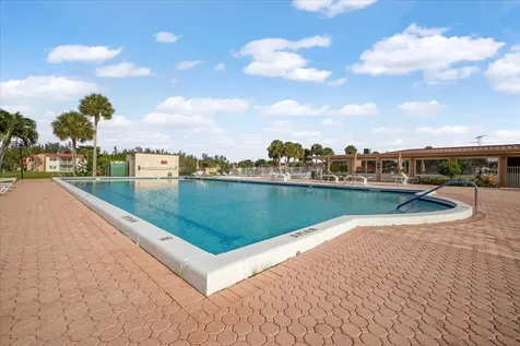 162 Lake Susan Lane West Palm Beach FL 33411