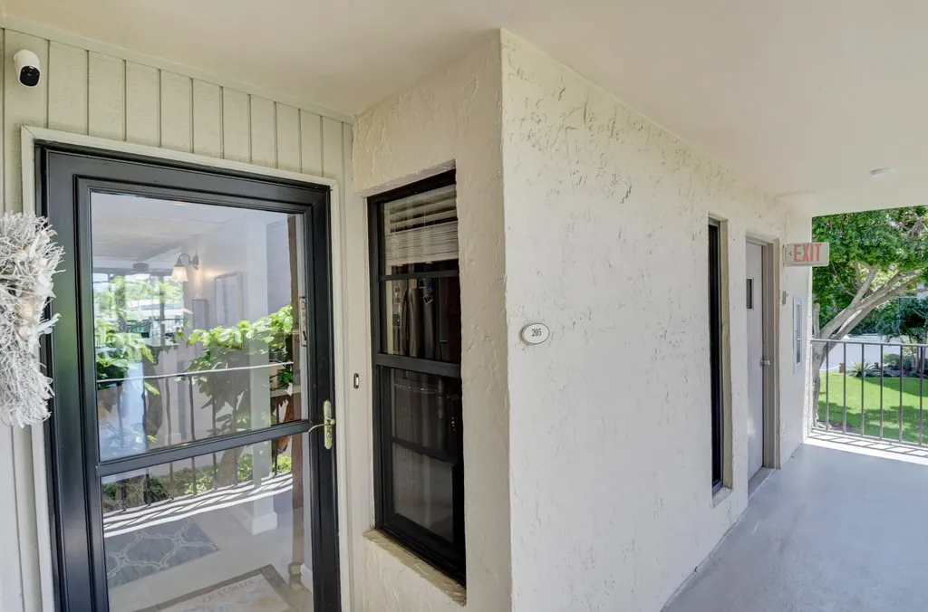 19 Royal Palm Way Boca Raton FL 33432