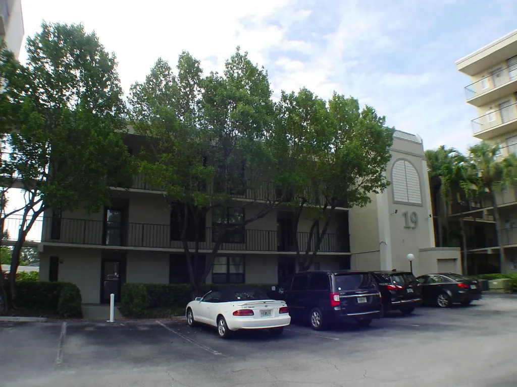 19 Royal Palm Way Boca Raton FL 33432