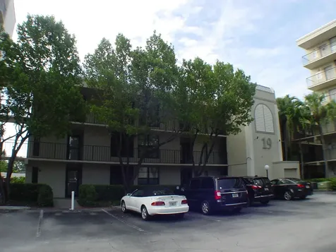 19 Royal Palm Way Boca Raton FL 33432