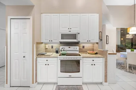 577 SW Saint Kitts Cove Port St Lucie FL 34986