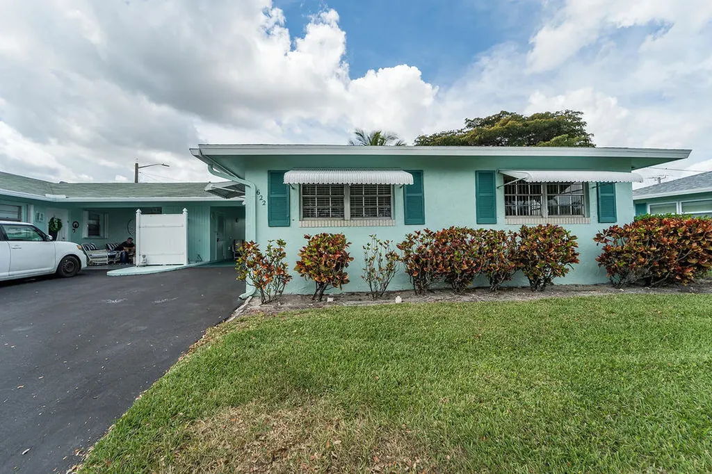 622 Hummingbird Lane Delray Beach FL 33445